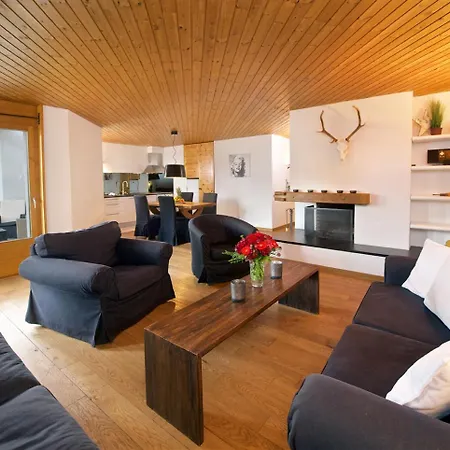 Schweizerhof Ferienwohnungen Lenzerheide Haus 2 לנזרהיידה